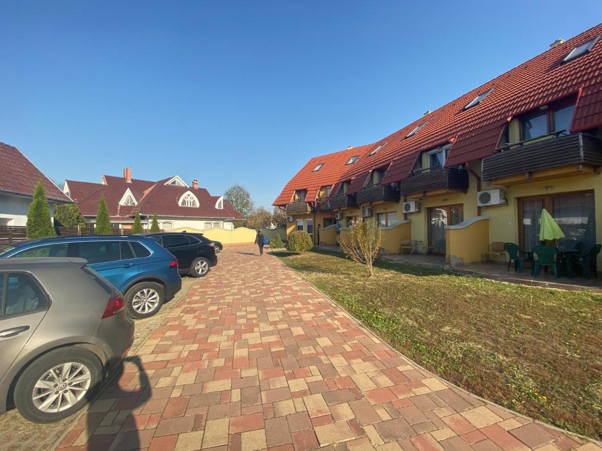 Mimi Apartman Daire Gyula Dış mekan fotoğraf